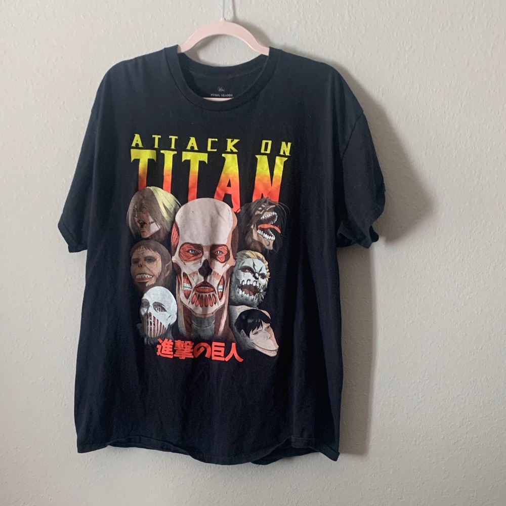 Hot Topic Attack on Titan Black Tee